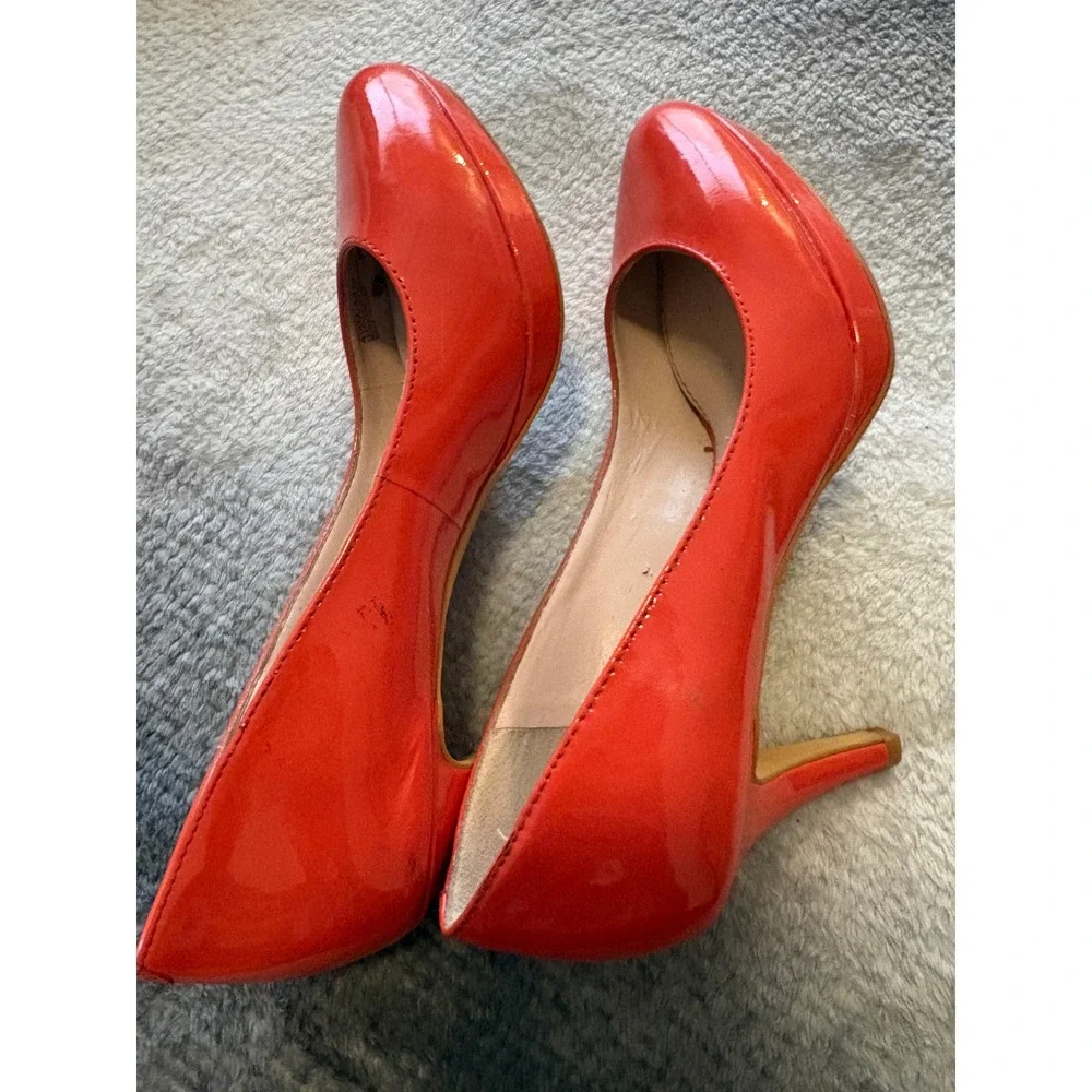 Vince Camuto Womens Coral Orange Patent Leather Pumps Almond‎ Toe Heel Size 4.5